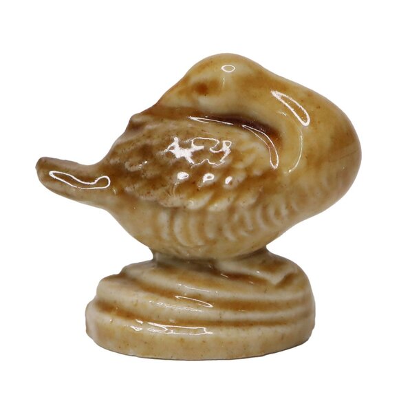 Vintage Wade Whimsies Figurines Nursery Rhymes England Humpy Goose Dog Lady x 5 - Picture 6 of 8